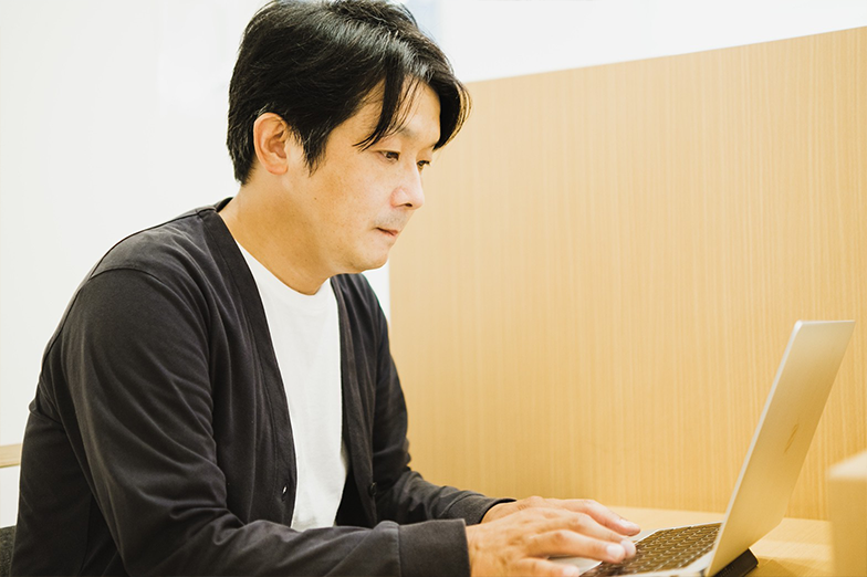 藤 万里